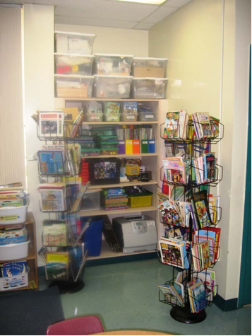 corner_of_classroom_books_8